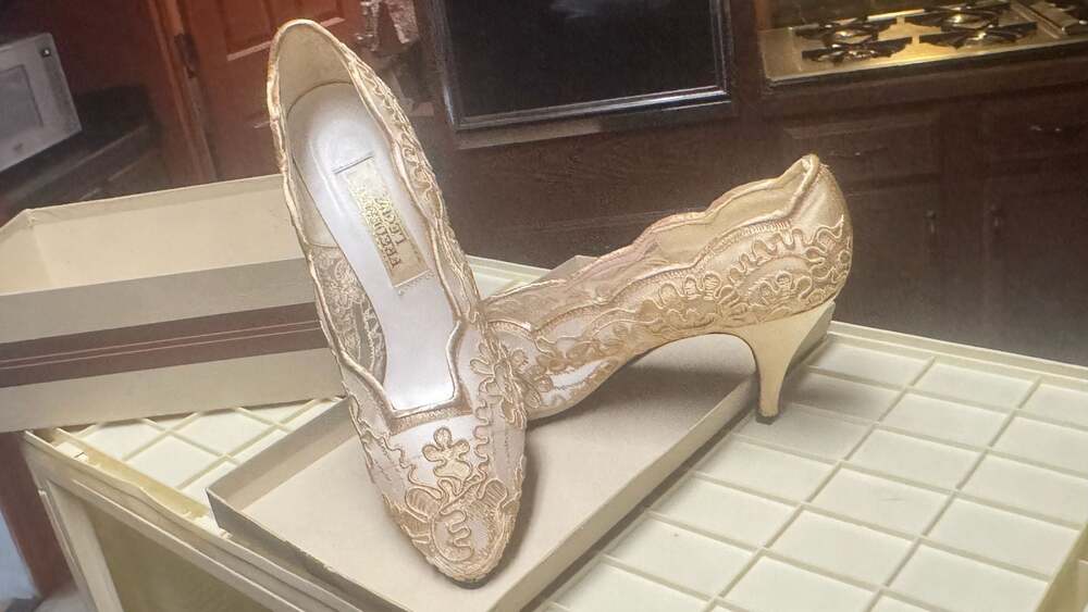 Vintage Frederico Leone Gold Embroidered Lace Mesh Wedding Pumps